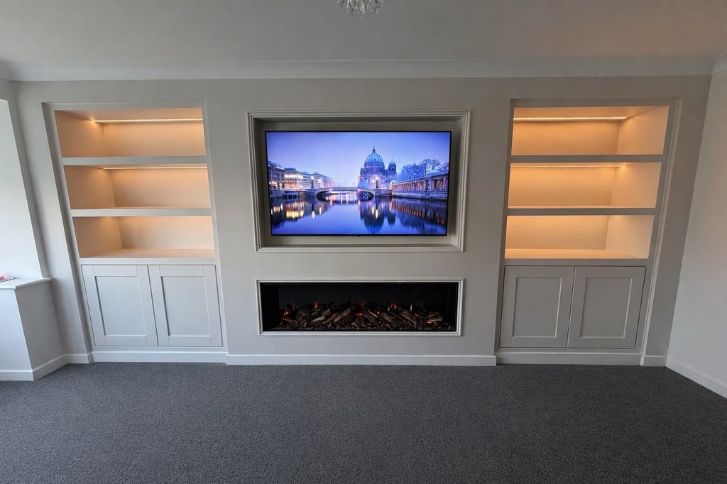 Modern Entertainment Wall & Fireplace Built-ins